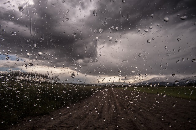 window-407206_640